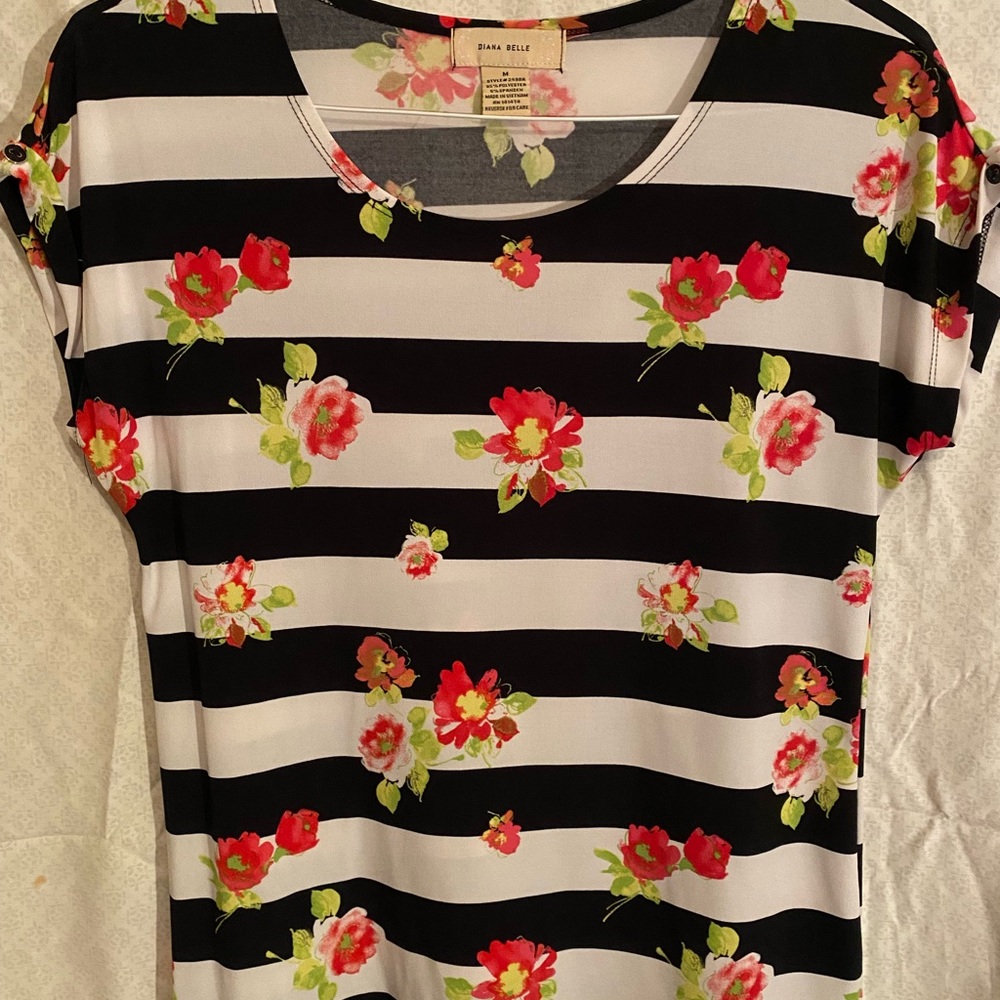 Diana Belle Sz M Black/White Stripe Blouse with Flowers